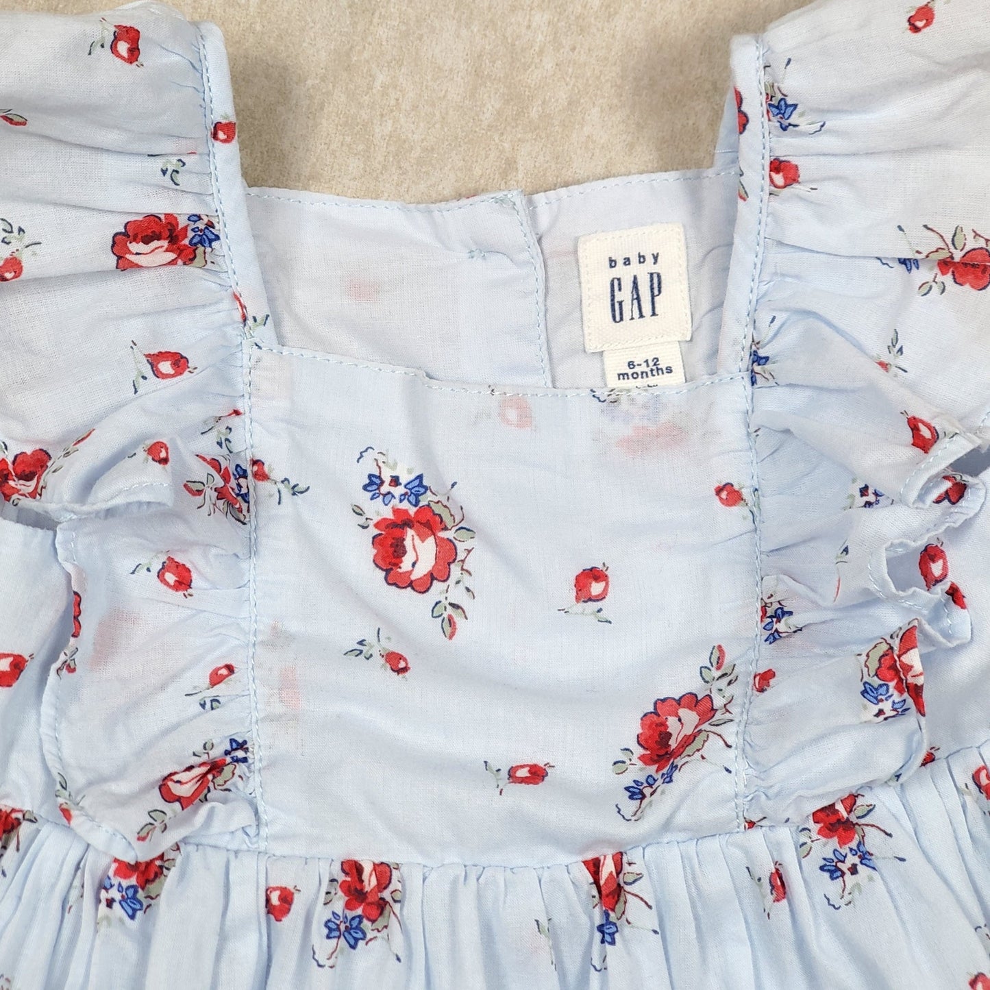 Baby Gap Girls Light Blue Floral Dress 6M Used, close-up