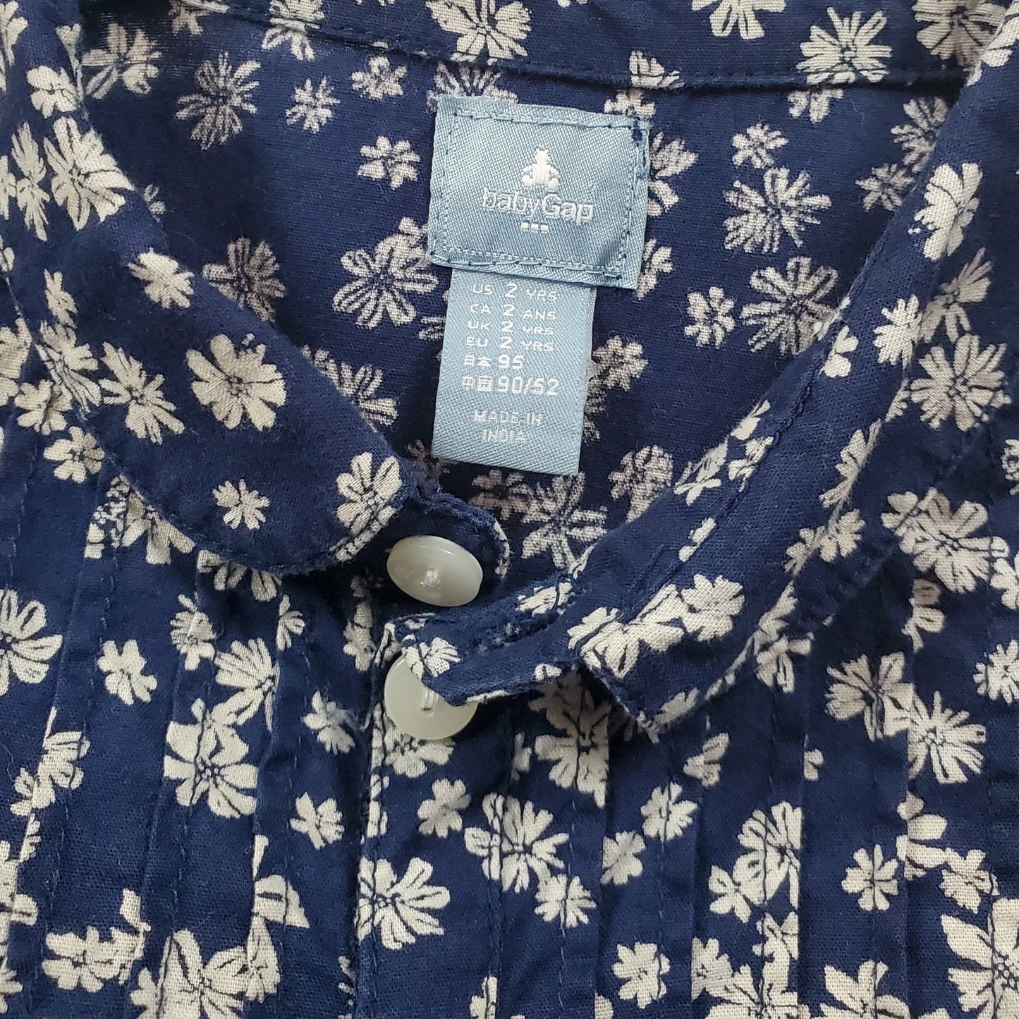 Baby Gap Blue White Floral Girls Top 2T Used, close-up