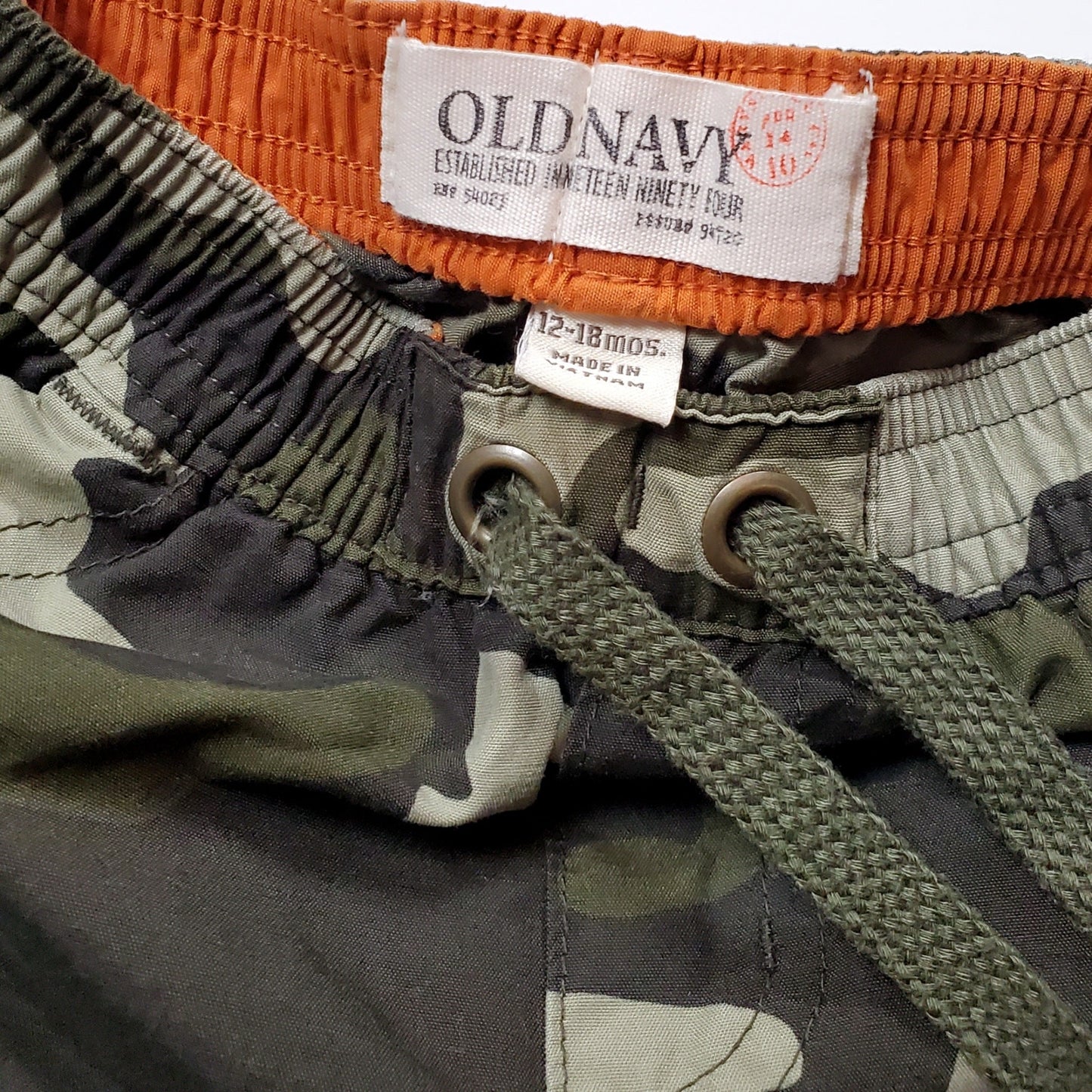 Old Navy Boys Camo Shorts 12M Used View 3