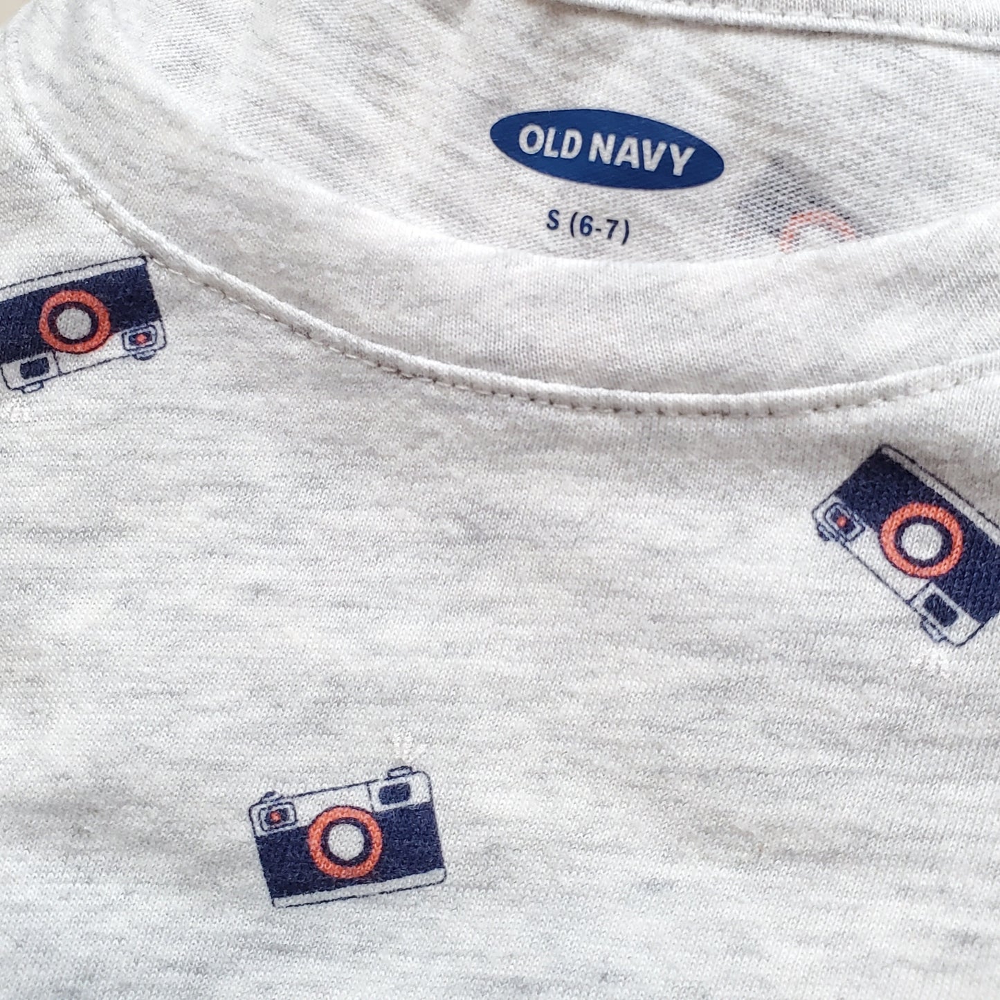 Old Navy Girls Grey Camera Graphic Tee Size 6 Used View 3