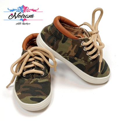 Childrens Place Camo Boys Sneakers Size 4 Used View 1
