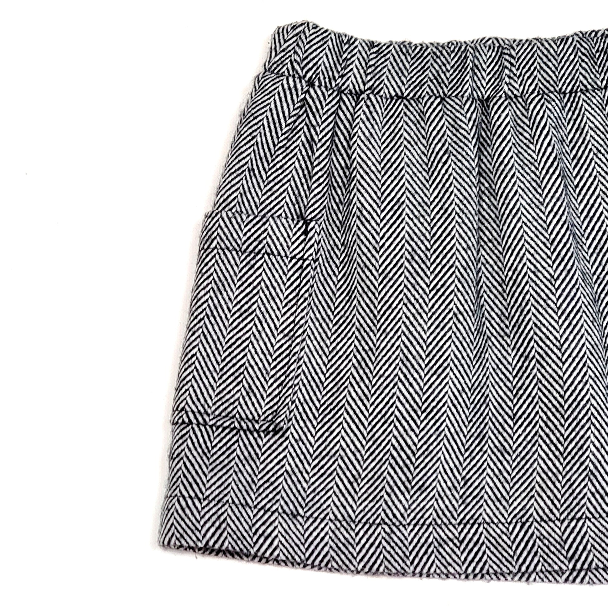Baby Gap Girls Black White Wool Skirt 5Y Used, pocket detail