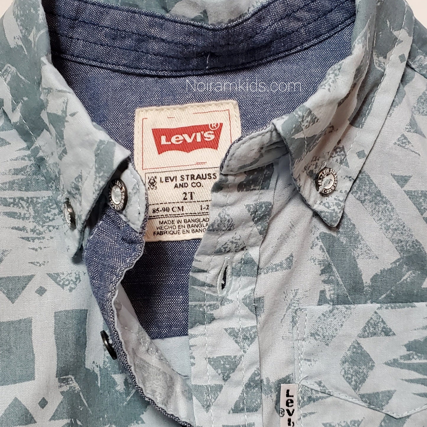 Levis Blue Patterned Boys Button Down Shirt 2T Used View 3