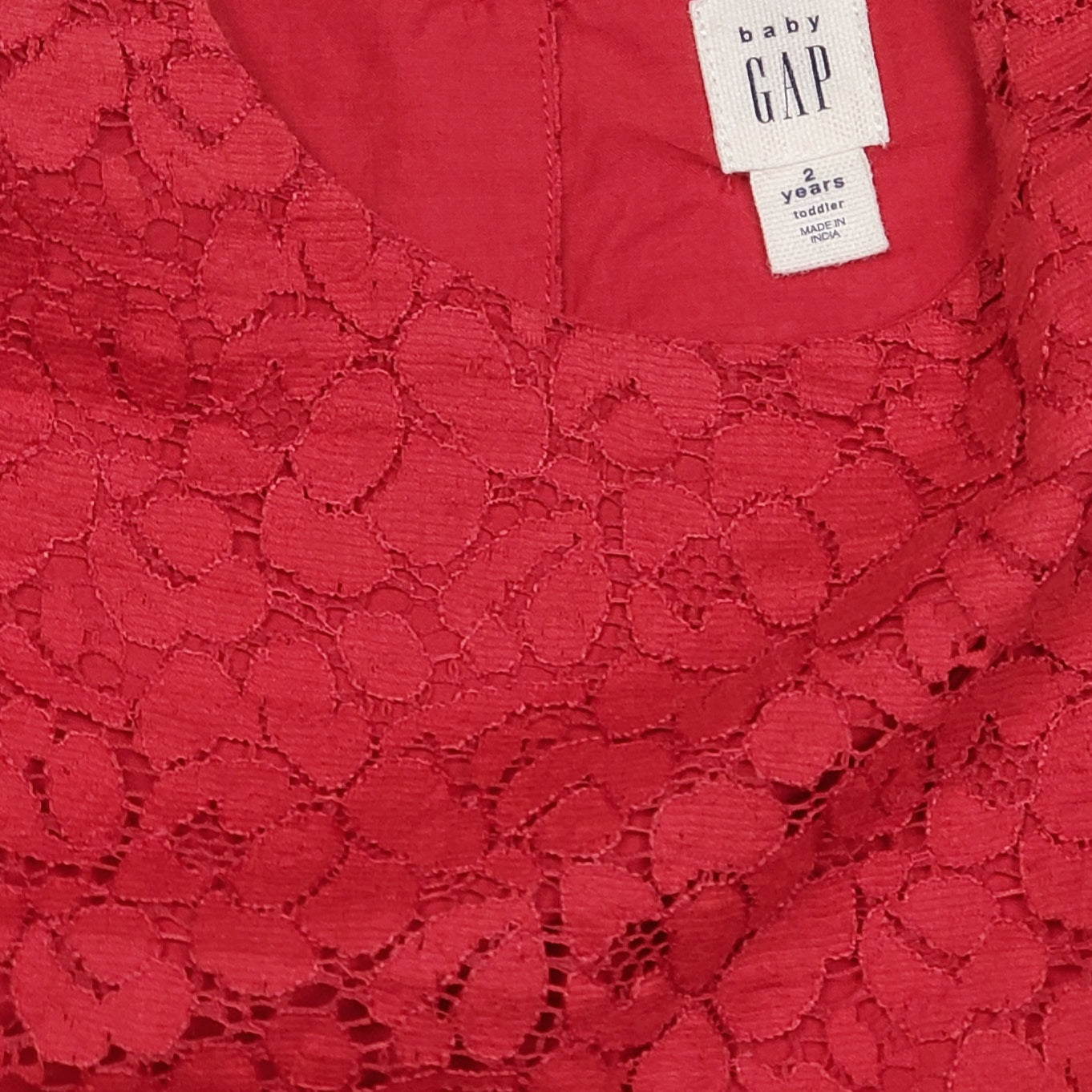 Baby Gap Girls Red Eyelet Floral Dress Size 2 Used, close-up